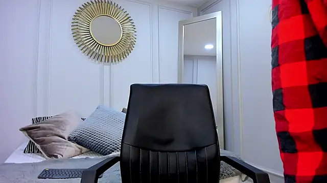 CharlotteBrownn  online show from November 2025 05:00:02 AM