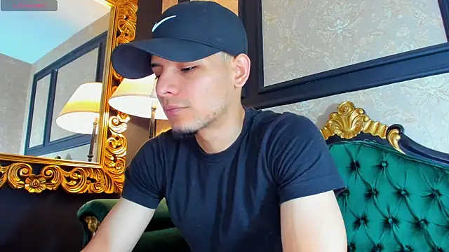 AlessandroKiing online show from May 2026 09:11:02 PM
