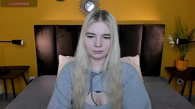 RuthBryant online show from November 2025 12:32:01 AM