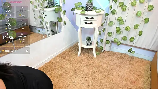 ZaharaSkylar online show from October 2025 12:17:02 PM