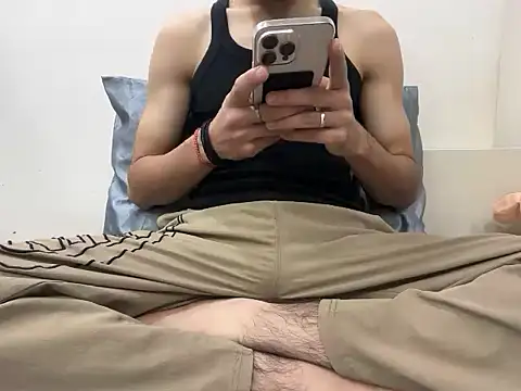 coupleyug online show from February 2026 12:22:02 PM