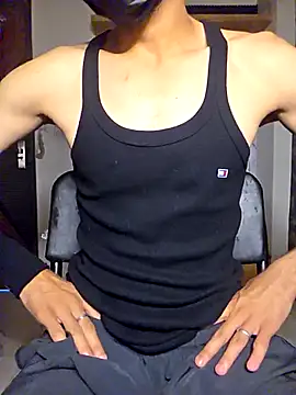 coupleyug online show from March 2026 06:33:01 PM