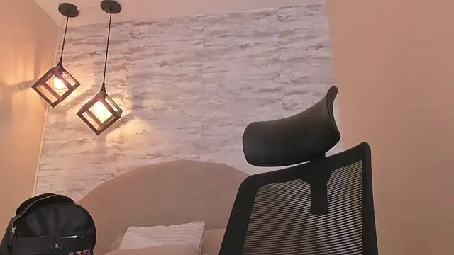 dominic de luca online show from June 2026 07:03:02 PM