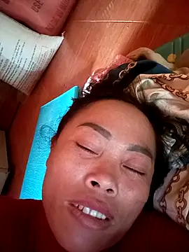 CoMay003 online show from October 2025 04:47:01 AM