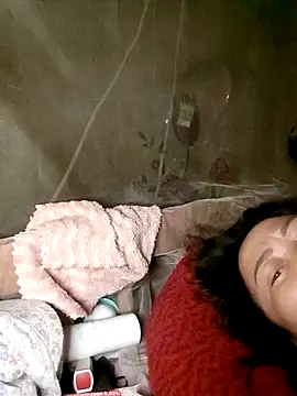 CoMay003 online show from April 2026 09:01:01 PM