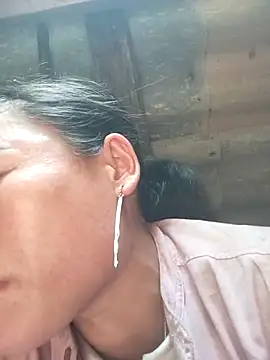 CoMay003 online show from April 2026 03:28:01 AM