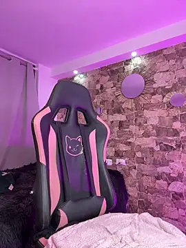 samiacooper25 online show from April 2026 08:32:01 AM