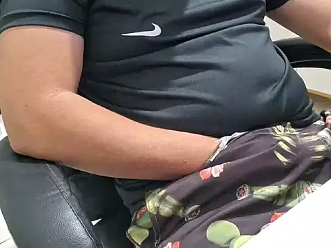 Carloskasado online show from April 2026 10:25:02 PM