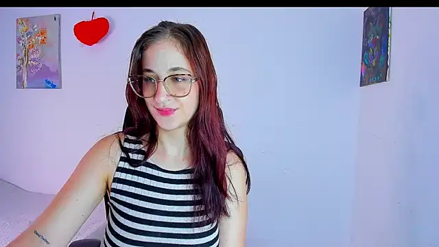Snapshot of Laura_Ivy chatting on June 2026 02:10:02 PM Laura Ivy online show from June 2026 02:10:02 PM