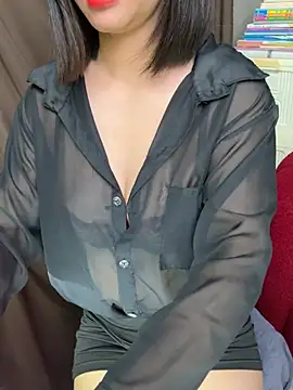 Snapshot of Voyerra_g chatting on May 2026 12:07:01 AM Voyerra g online show from May 2026 12:07:01 AM