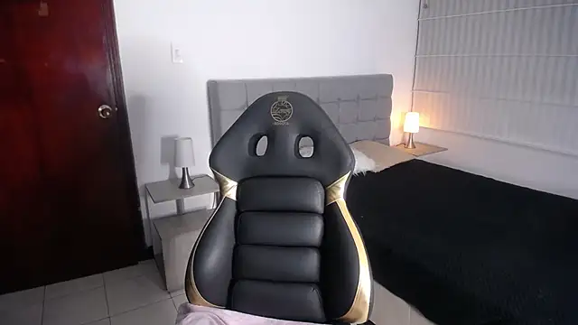 Agatha bellucci  online show from October 2025 12:15:01 PM