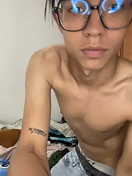 Snapshot of diegoand0911 chatting on April 2026 09:16:02 PM diegoand0911 online show from April 2026 09:16:02 PM