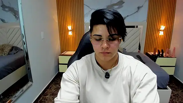 KAROLLJONES1 online show from March 2026 08:14:01 PM