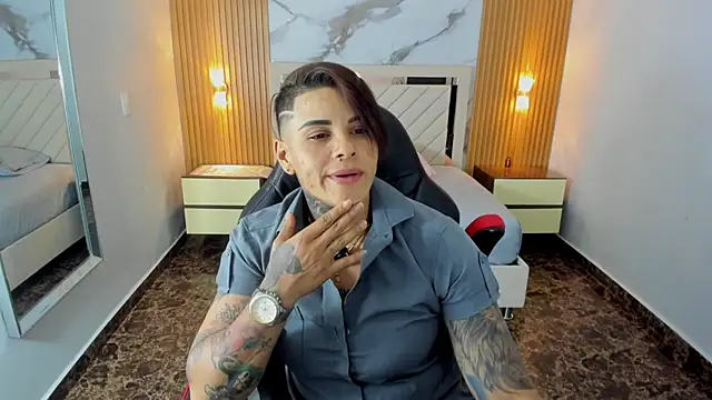 KAROLLJONES1 online show from July 2026 07:23:02 PM