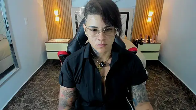 KAROLLJONES1 online show from July 2026 12:47:01 PM