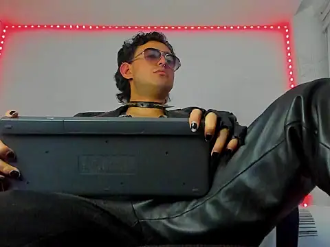 Alexxx savage online show from September 2025 04:03:01 AM