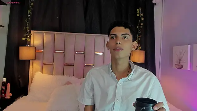 Room 69x online show from November 2025 03:45:01 PM