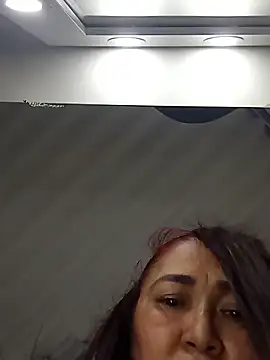 Snapshot of linda_luna29 chatting on May 2026 05:23:02 PM linda luna29 online show from May 2026 05:23:02 PM