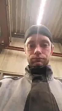 Snapshot of DerRoem chatting on April 2026 09:18:01 AM DerRoem online show from April 2026 09:18:01 AM