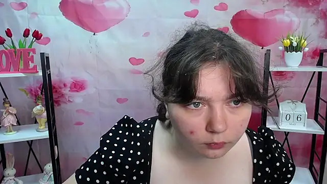 Snapshot of NeonilaLisova chatting on May 2026 05:13:02 AM NeonilaLisova online show from May 2026 05:13:02 AM