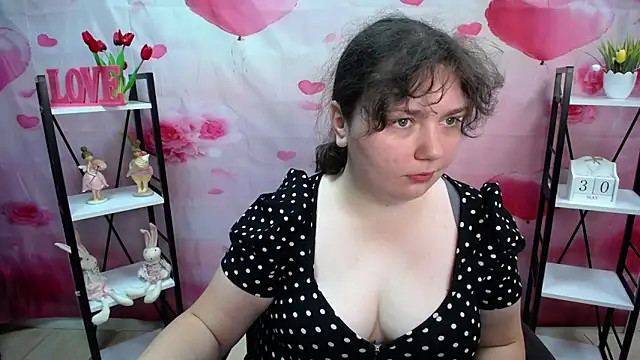 Snapshot of NeonilaLisova chatting on May 2026 11:07:01 AM NeonilaLisova online show from May 2026 11:07:01 AM