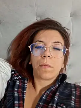 Anayssa  online show from September 2025 08:25:02 PM