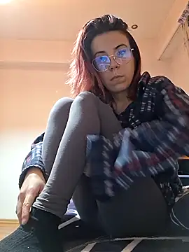 Anayssa  online show from November 2025 09:00:02 PM