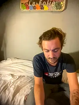 3615-ULLA online show from November 2025 04:01:02 AM