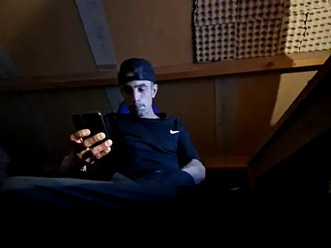 kompiee online show from October 2025 10:38:01 PM