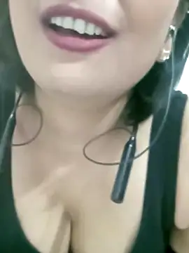 Queen Kushi4 online show from April 2026 04:04:01 PM