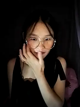 Snapshot of saronla_03 chatting on October 2025 03:49:01 PM saronla 03 online show from October 2025 03:49:01 PM