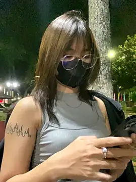   BabyShowPublic   online show from November 2025 04:18:02 PM