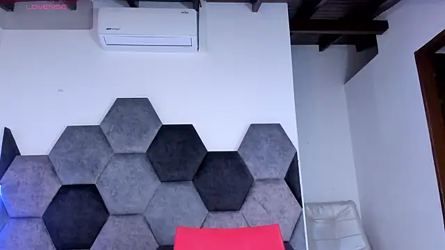 BellaNixs online show from March 2026 11:43:02 AM