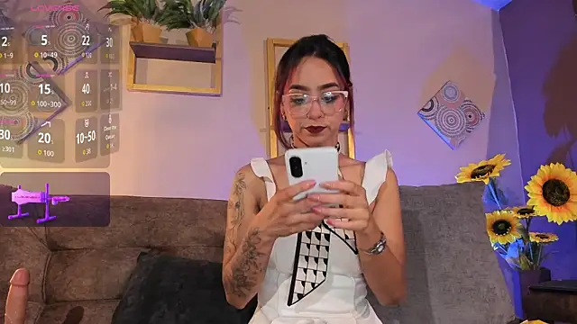 Snapshot of RACHELRUIZ chatting on October 2025 03:21:02 PM RACHELRUIZ online show from October 2025 03:21:02 PM