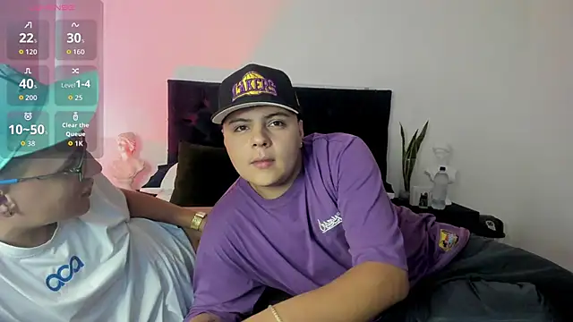 Snapshot of NoahLux chatting on October 2025 08:06:02 PM NoahLux online show from October 2025 08:06:02 PM