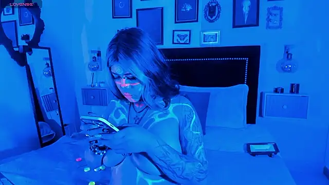 pinkk deemon online show from February 2026 03:24:01 PM