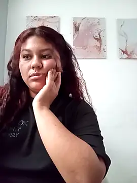 CloeStron online show from November 2025 03:45:02 PM