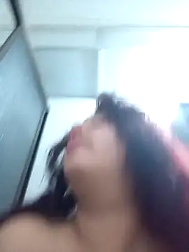 CloeStron online show from November 2025 03:13:02 PM