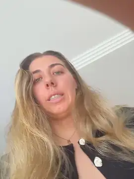 louiseberkeley online show from July 2026 11:37:01 PM