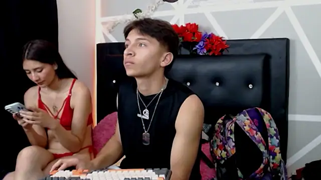 COZY7COUPLE online show from October 2025 11:45:02 PM
