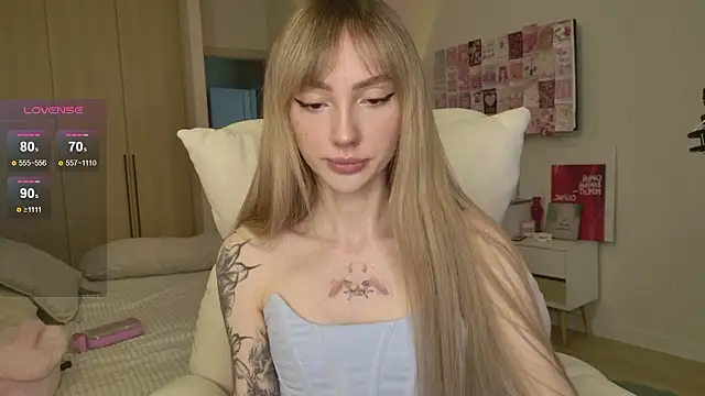 Lunainnk online show from February 2026 04:50:02 AM