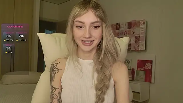 Lunainnk online show from February 2026 07:01:01 PM