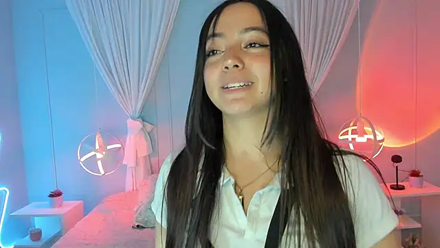 Snapshot of Lara_Rouss_ chatting on September 2025 03:42:02 AM Lara Rouss online show from September 2025 03:42:02 AM