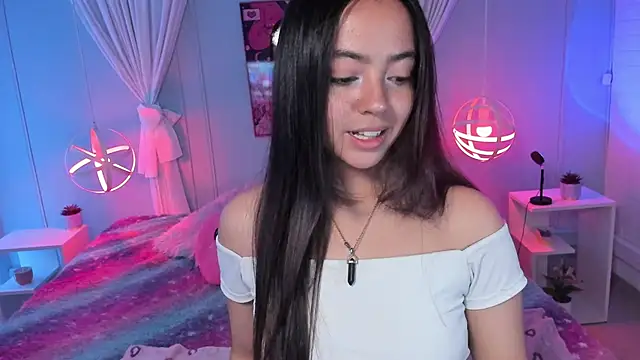 Snapshot of Lara_Rouss_ chatting on September 2025 01:21:02 AM Lara Rouss online show from September 2025 01:21:02 AM