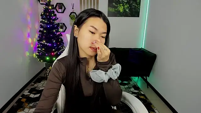 LunaPurrr online show from December 2025 12:15:01 AM