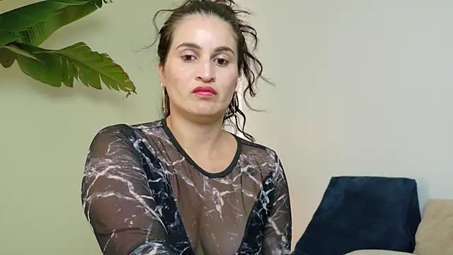 lizdevine online show from December 2025 07:08:02 PM