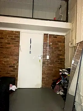 Snapshot of PrettySexy21 chatting on December 2025 02:04:01 PM PrettySexy21 online show from December 2025 02:04:01 PM