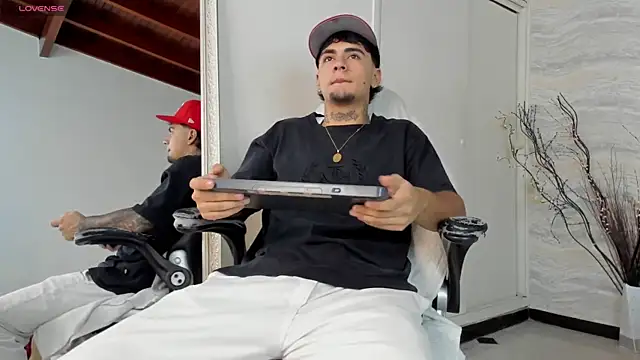 JamesDeker online show from September 2025 07:47:01 PM