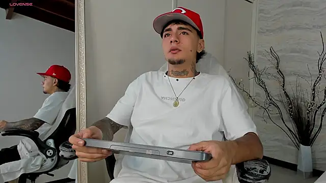 JamesDeker online show from September 2025 08:21:02 PM