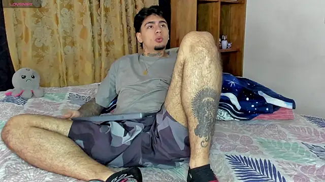 JamesDeker online show from January 2026 01:35:02 PM